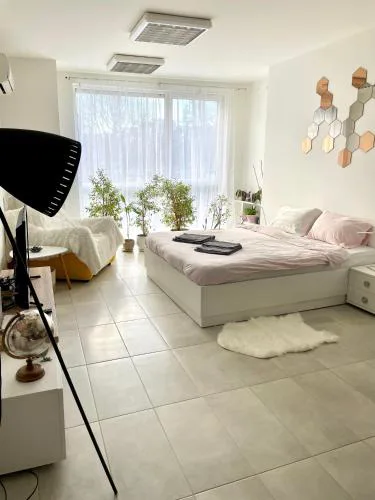 Felicity Super Central Apartment