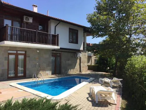 HillTop Villa