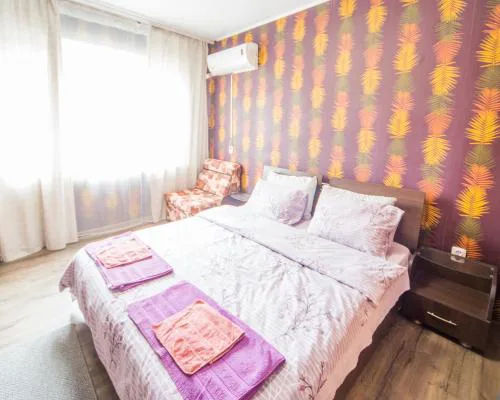 Large 2 bedrooms Flat - TOP Center - in front of the Beach