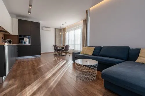 Spacious, free parking, 3min beach, Flora Panorama