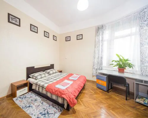 Summer Square - 2 bedrooms Retro Flat with great location, 1st fl