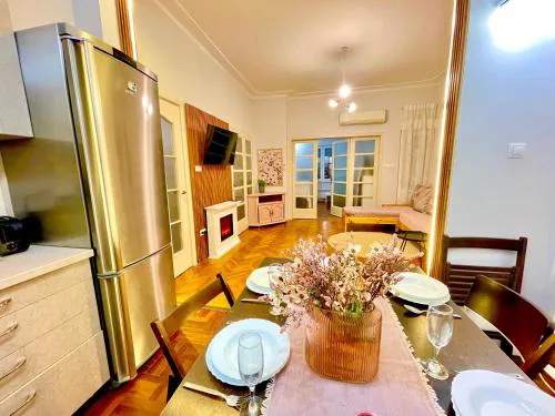 'Tide Frame' Apartment - Big, Super Central, 2 bathrooms