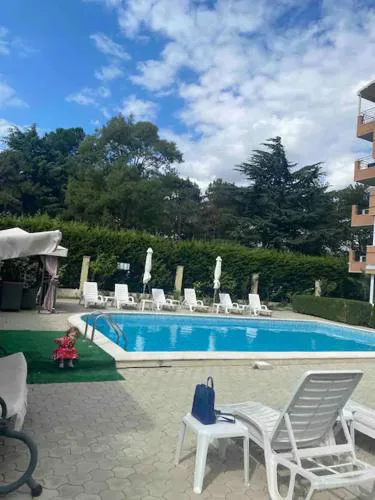Pomorie residence 2-bedroom apartment 300m to the beach