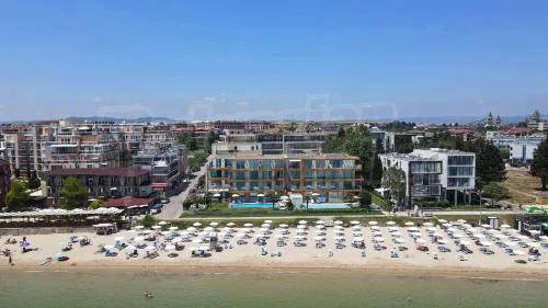 Central Beach Ravda Apartments