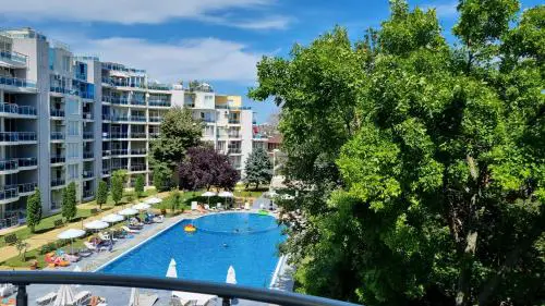 Oasis deluxe apartment by the sea