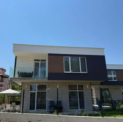 Aurum Villas Smokinya Beach 2
