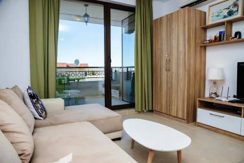 Green Life One-Bedroom Apartment with Sea View by Flаt Manаger