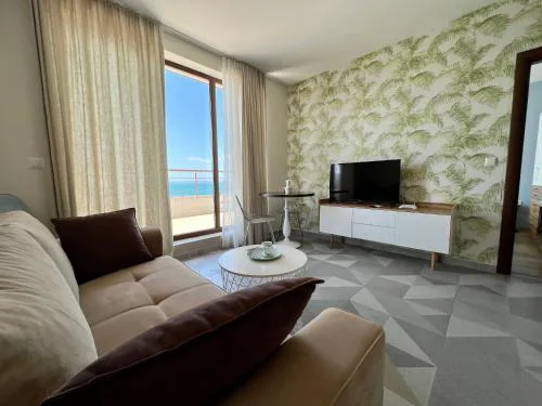 Romantic Getaway 1-BD Apartment with Sea View by Flat Mаnаger