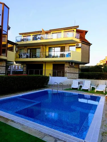 Via Sunride - Twin Maisonette Apartments by the sea