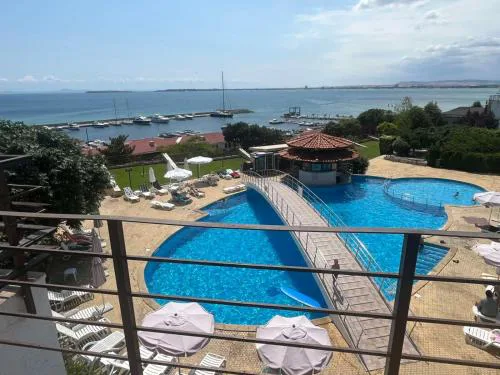 Private apartment in complex Diamond