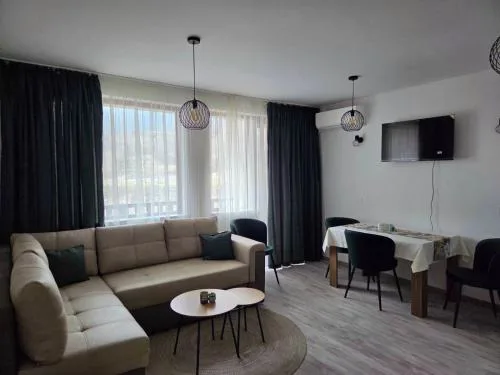 Apartment Lily Complex Padaloto