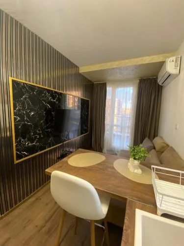 Beautiful 2BD Apartment with Large Terrace and Free Parking