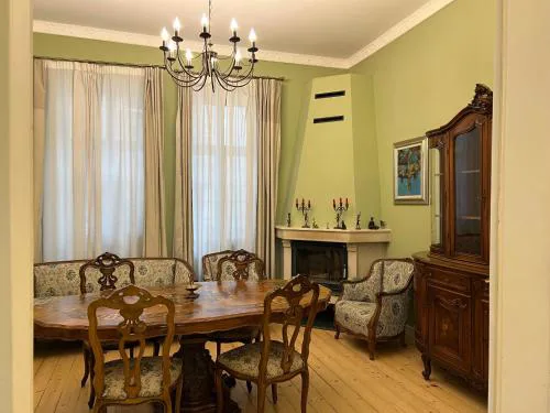 Belview Apartment with Panoramic Old Town View