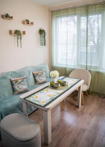 Boho Floral Apartment near to Old Town