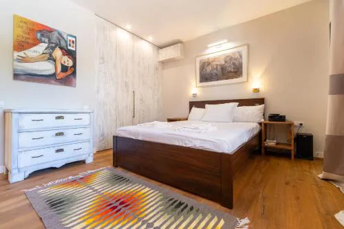 Central 1-bedroom Apartment