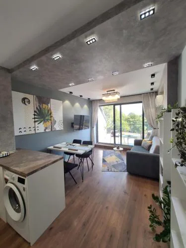 Cloud 6 -Top Center,360° view,Free private parking