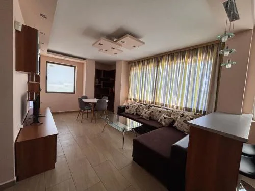Cozy 1-Bedroom Apartment Near Old Town - Purple5