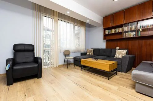 Cozy Floor from a House Near the City Center by Flat Mаnager