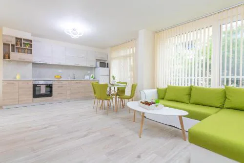 Domus Apartments Grand with Parking