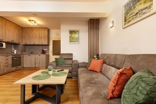 GLORIOUS - 2-Bedroom apartment near Youth Hill by Flat Mаnager