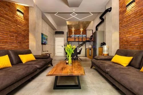 Industrial-style 2BD Loft with Parking Spot by Flat Mаnager