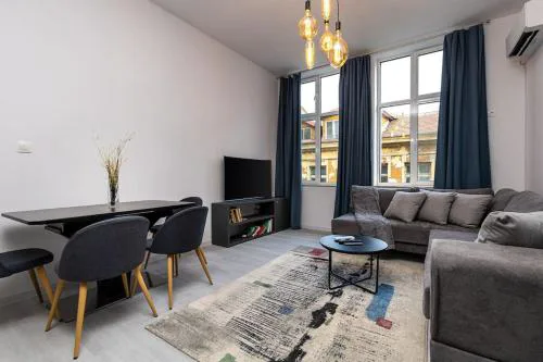 Kapana Beat 2-bedroom apt. Top Center