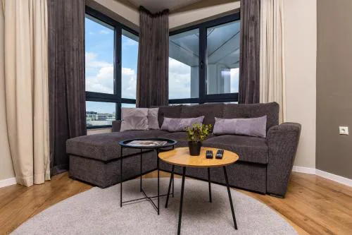Modern 2BR apt in WestPoint close to Medical Uni