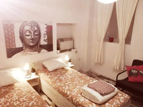 PIJAMA HOUSE - Bike & Bed