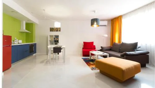 Pop your COLORS - Funky and Modern 1BDR Apt by Flat Mаnager