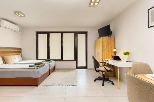 Studio 'Ozi' quite place in Perfect Center