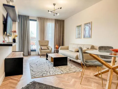 Stylish & Cozy 1BR Apartment in the City Center