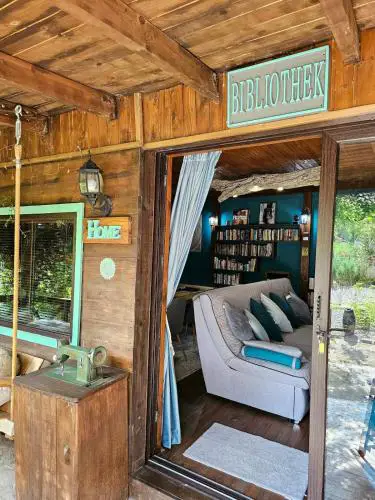 Guesthouse Villa India - Bibliothek