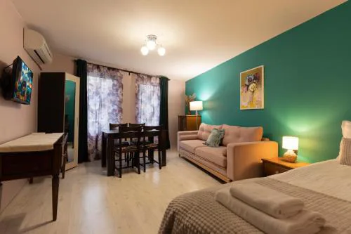 Aleko Apartments City Center