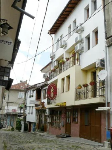 Family Hotel Varusha 2