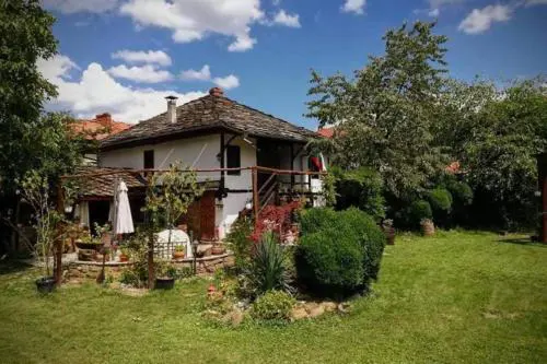 Guest House "Villa YANA"