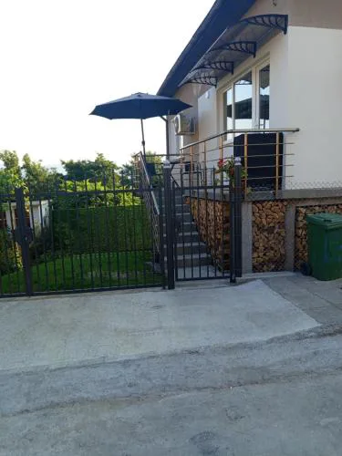 Самостоятелен Apartment Emili