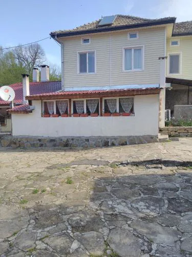 Кацарила