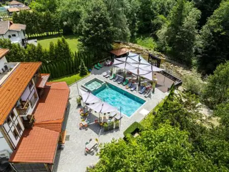 Valevtsi Mount Lodge - 365 days hot outdoor pool -