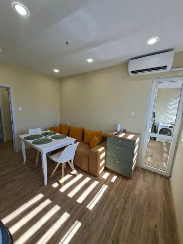 Bohemi Apartment