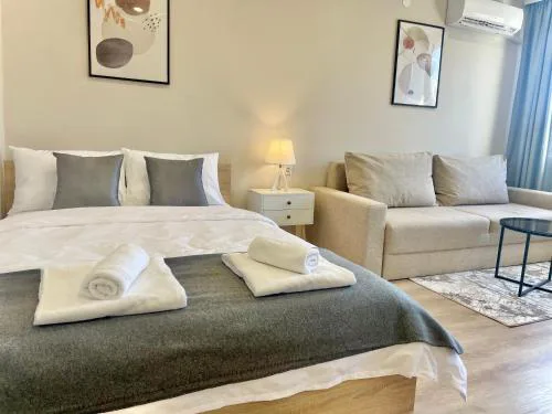 Elegant Studio for 4 Guests in City Center