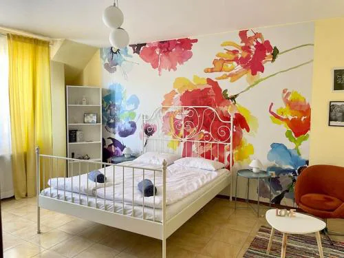 35 Cozy Central 1 Bedroom Apartment with Balcony