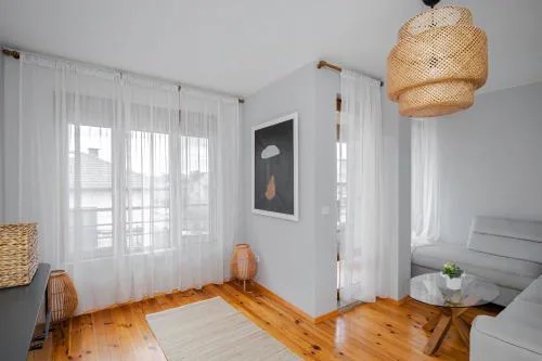 AeroLuxe Living 1BD Apartment by Flat Mаnager