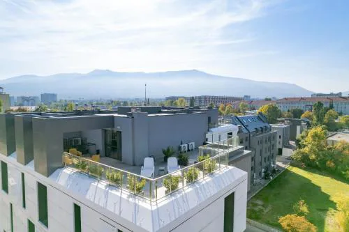 Blue Sky Penthouse with Parking Spot and Panorama Views