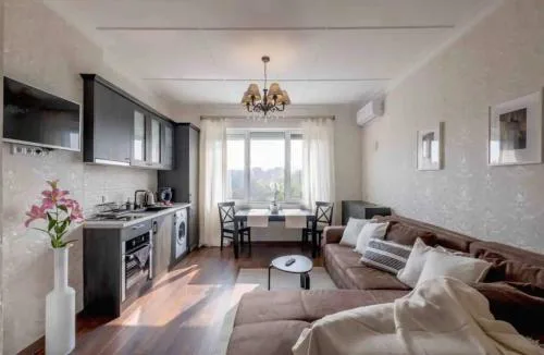 Budget Stay in City Center near NDK