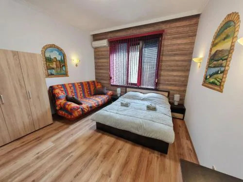 Central 1-BR Apartment