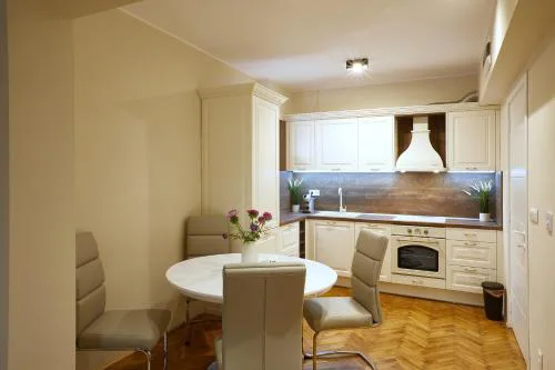 Central Apartment 2