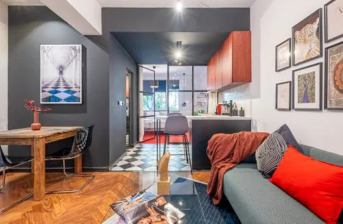 Central Art-Inspired Flat with Private Garage