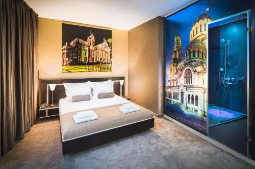 Central Point Boutique Hotel