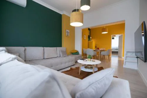 Contemporary Vintage, 3BDR Grace Suite