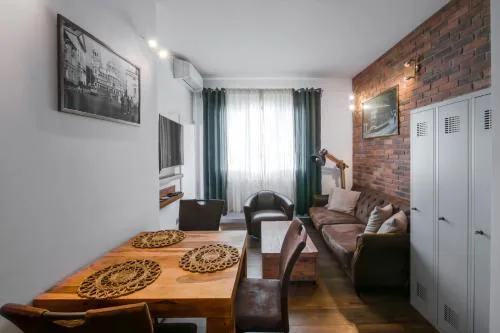 Designer 1BD Cinématique on Solunska by Flat Mаnager